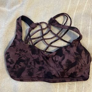 Lululemon sports bra